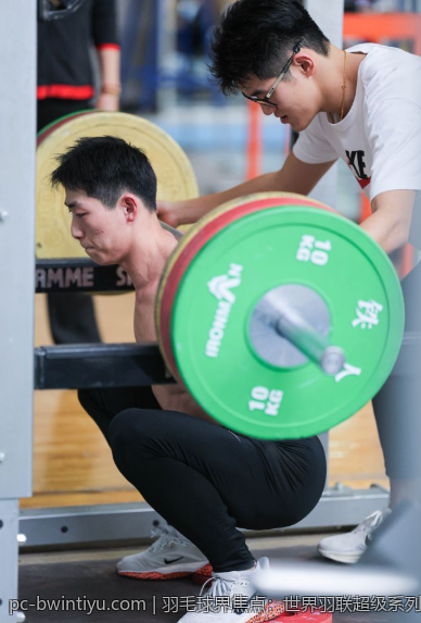 羽毛球界焦点：世界羽联超级系列赛奖励金排名揭晓